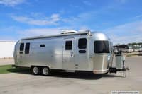 54542 - 26' 2018 Airstream Flying Cloud 26RB TWIN Image 1
