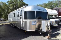 53608 - 30' 2018 Airstream Classic 30RB  TWIN Image 1