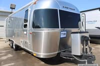 55224 - 26' 2023 Airstream Flying Cloud 25FB QUEEN Image 1