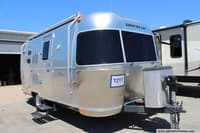 55958 - 20' 2015 Airstream Flying Cloud 20 Image 1