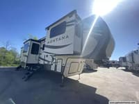 55673 - 39' 2017 Keystone Montana 3731FL w/6 Slides & Generator Image 1