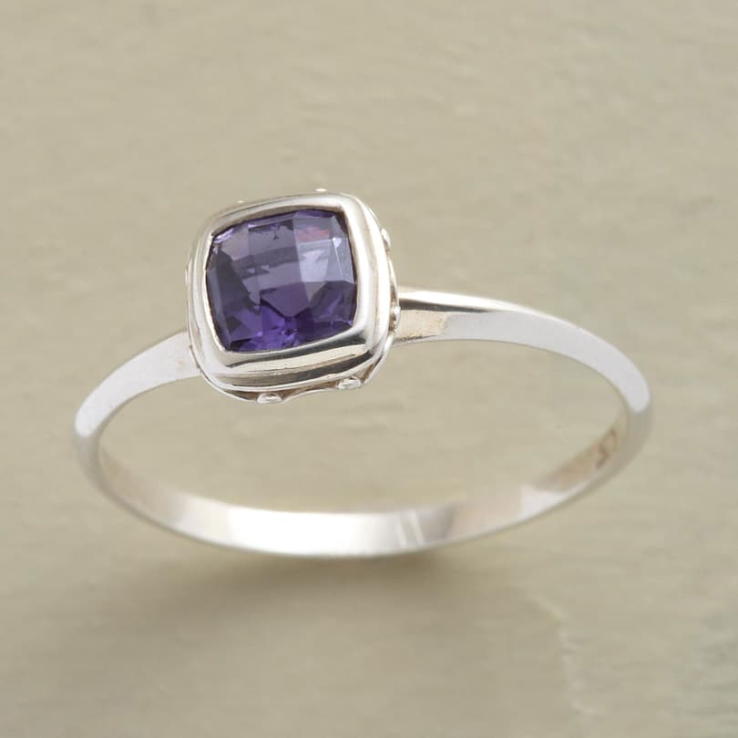 ACCENT ON IOLITE RING view 1