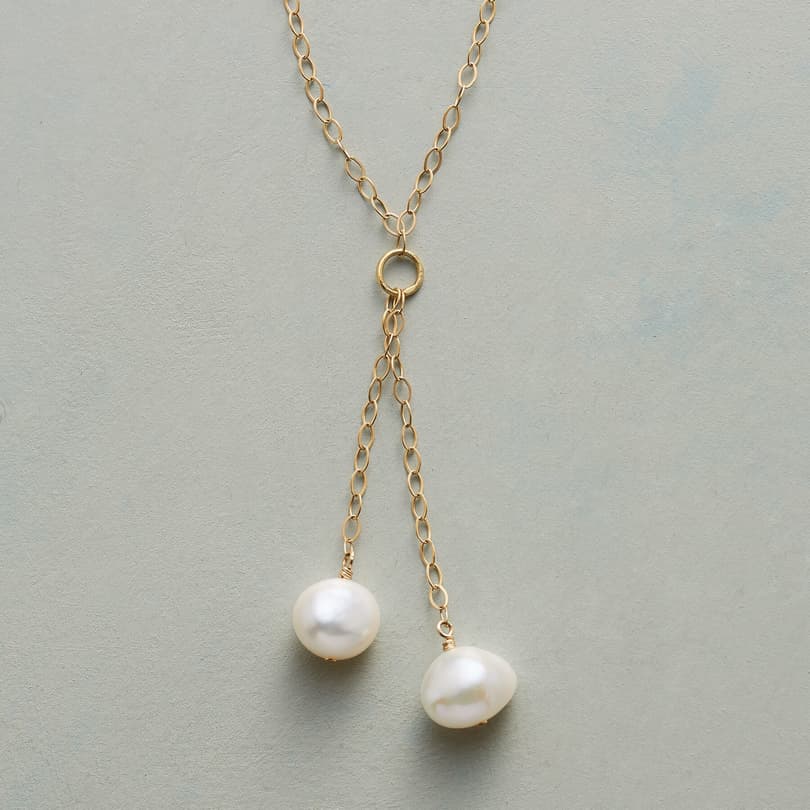 GEMINI PEARL NECKLACE view 1