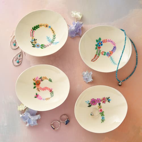 Letter Garland Dish View 20Letter-S