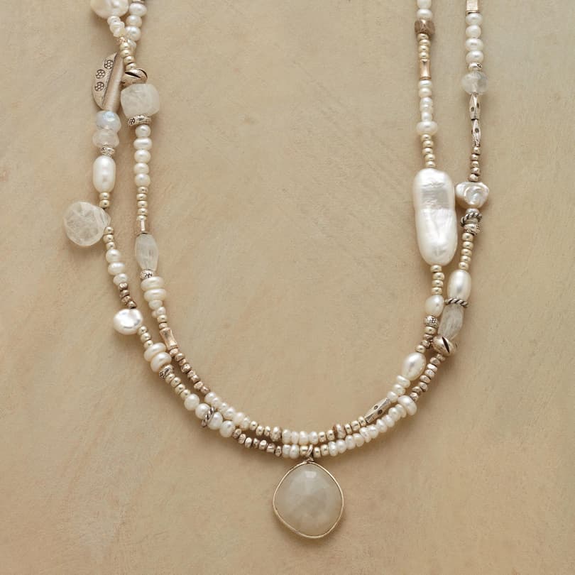 MODERN GIRL'S PEARL NECKLACE view 1