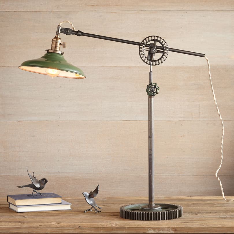 PASCO TABLE LAMP view 1