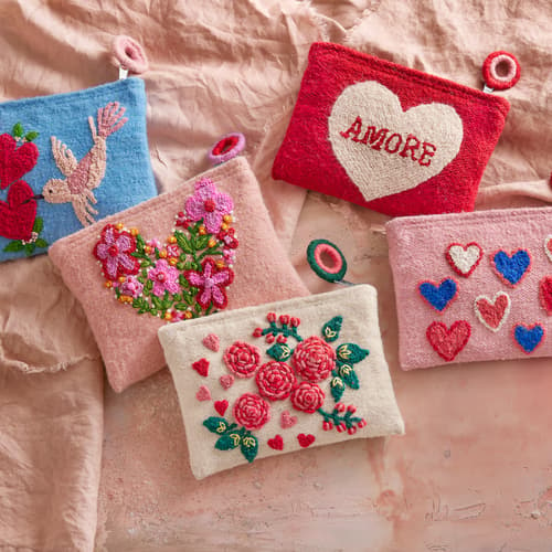 HEARTFUL POUCH view 1