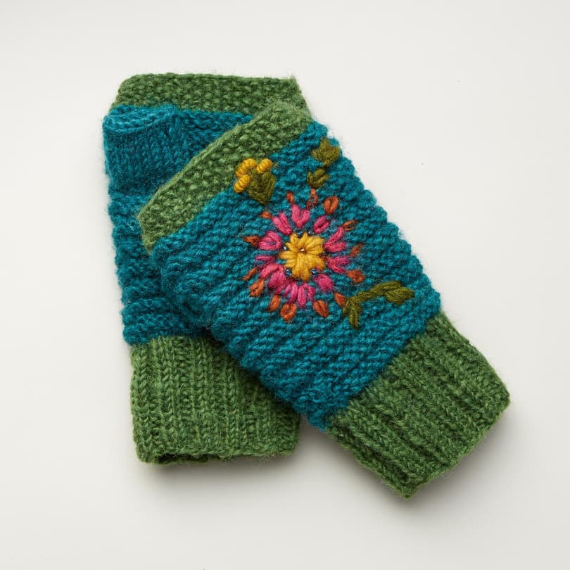 HAPPINESS IN STITCHES HANDWARMERS view 1