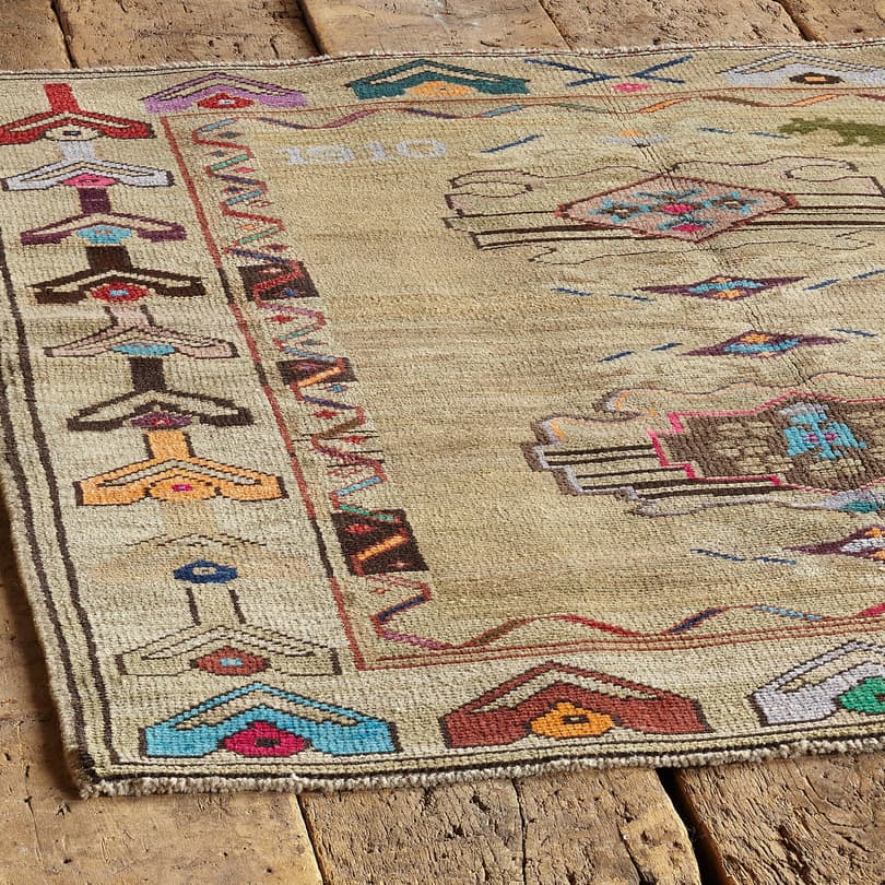 1910 MUSTANG KNOTTED RUG view 1