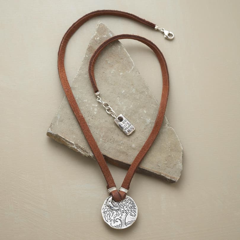 BOUNDLESS LOVE NECKLACE view 1