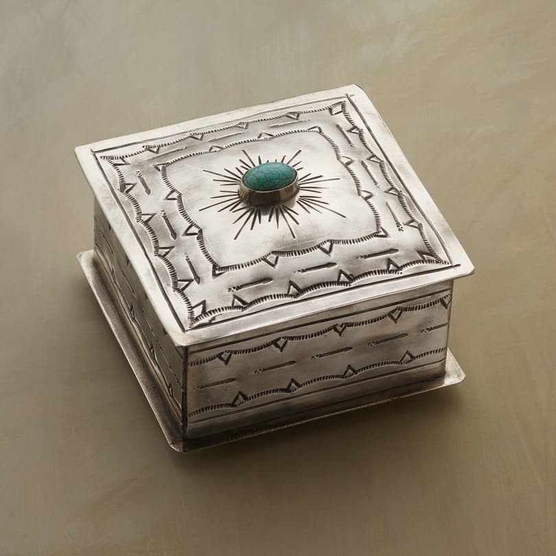 TURQUOISE GEM CROWNED JEWELRY BOX view 1