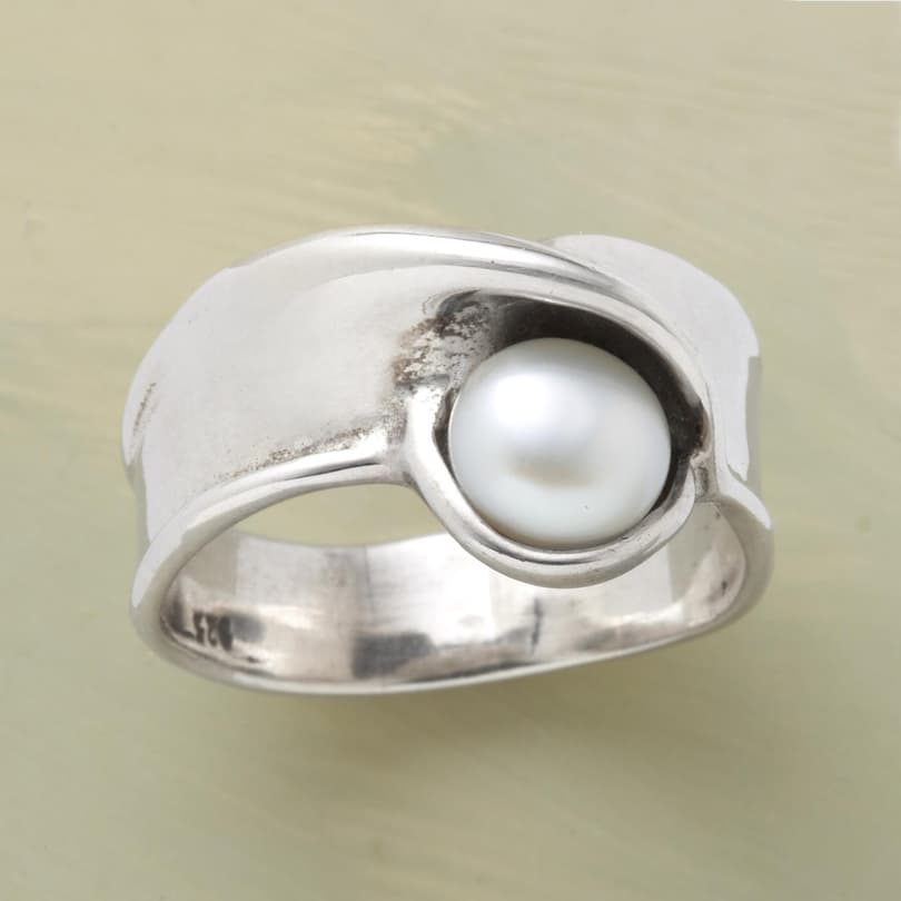 PEARL&#39;S NEST RING view 1