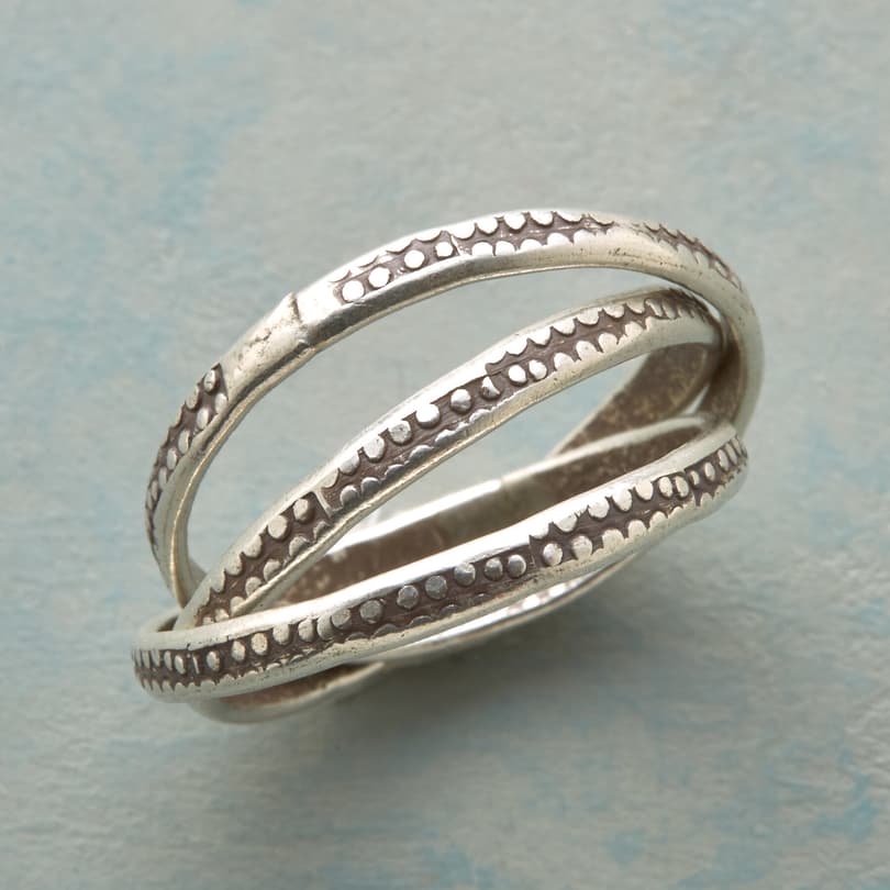 TANGLE RING view 1