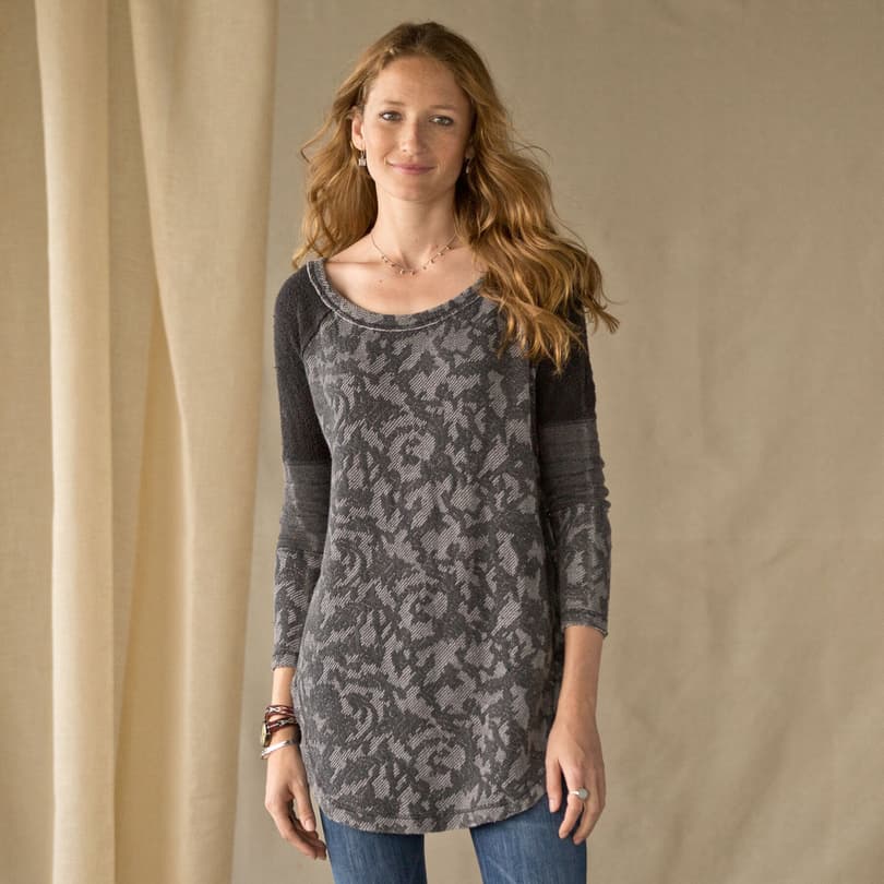 BED OF ROSES PULLOVER view 1 CHARCOAL