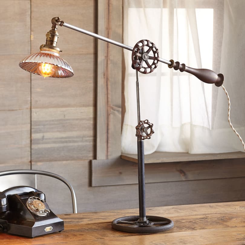 SPRINGFIELD TABLE LAMP view 1