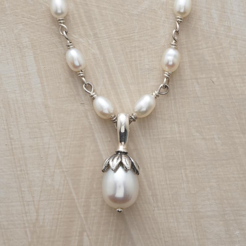 LOTUS PEARL NECKLACE view 1
