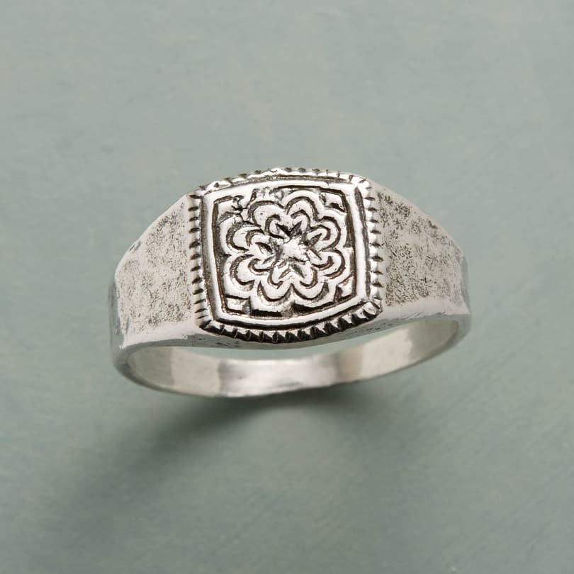 BLOSSOMING SIGNET RING view 1