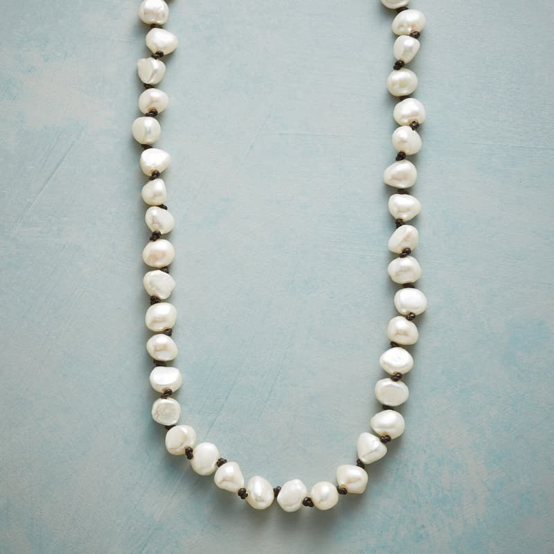 PEARL STORYLINE NECKLACE view 1