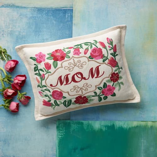 ROSES FOR MOM PILLOW view 1