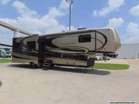 56142 - 38' 2015 Drv Tradition 385RSS w/3 Slides Image 1