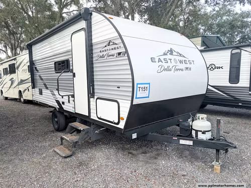 64665 - 23' 2023 East To West Della Terra 175 BHLE w/Slide - Bunk House Image 1