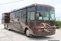 59748 - 40' 2002 Winnebago Ultimate Advantage 40J 350hp Cummins w/2 Slides Image 1