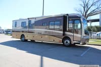 61718 - 40' 2007 Fleetwood Revolution Le 40E 400hp Caterpillar w/3 Slides Image 1