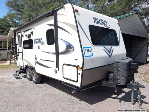 63654 - 21' 2017 Forest River Flagstaff Micro Lite 21FBRS w/Slide Image 1
