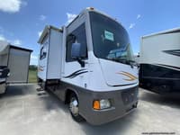 59840 - 31' 2011 Winnebago Vista 30W w/2 Slides Image 1