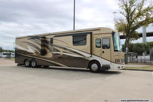 61089 - 45' 2015 Newmar Mountain Aire 4553 500hp Cummins w/3 Slides Image 1