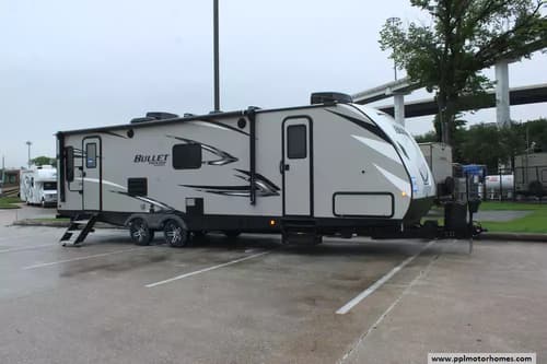 63197 - 33' 2021 Keystone Bullet Ultra Lite BUL w/Slide Image 1