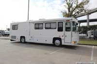 61164 - 34' 1998 Foretravel Unicoach 3402 U270 325hp Cummins Image 1