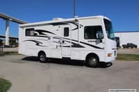 61223 - 27' 2013 Winnebago Vista 26HE w/Slide Image 1