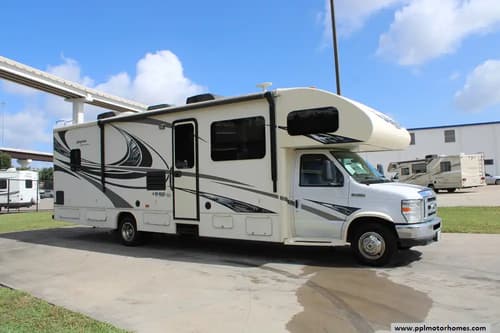64477 - 31' 2017 Jayco Greyhawk 30X w/Slide Image 1