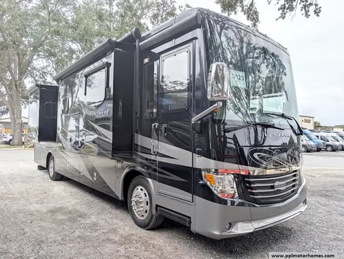 65216 - 37' 2018 Newmar Ventana 3709 360hp Cummins w/3 Slides Image 1