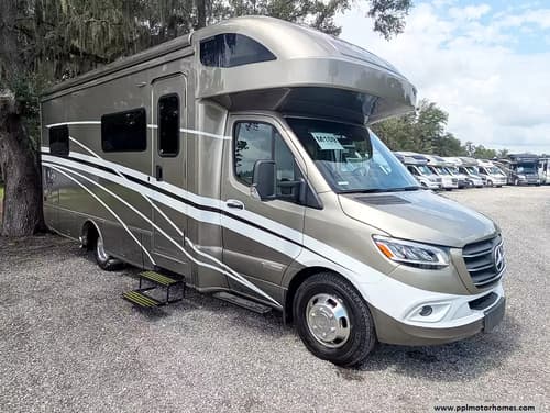 64175 - 25' 2024 Winnebago View 24V w/Slide Image 1