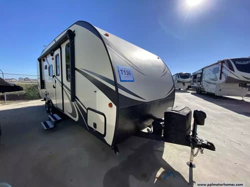 61428 - 27' 2019 Venture RV Sonic 220VBH w/Slide - Bunk House Image 1