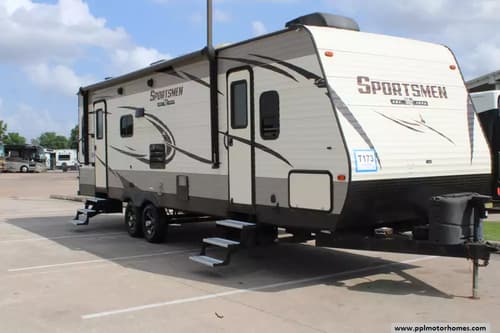 63324 - 32' 2018 Kz Sportsmen 281RL w/Slide Image 1