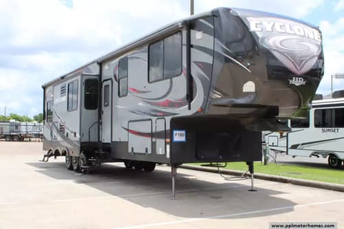 63078 - 43' 2015 Heartland Cyclone 4000 w/3 Slides & Generator  - Toy Hauler Image 1