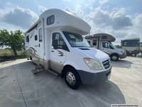 56332 - 24' 2012 Itasca Navion 24J w/Slide Image 1