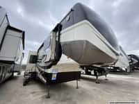 61769 - 46' 2018 Drv Fullhouse LX455 w/4 Slides & Generator  - Toy Hauler Image 1