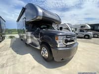 60128 - 35' 2021 Thor Magnitude SV34 w/Slide Image 1