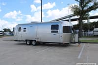 64373 - 27' 2010 Airstream Classic Limited 27FB Image 1