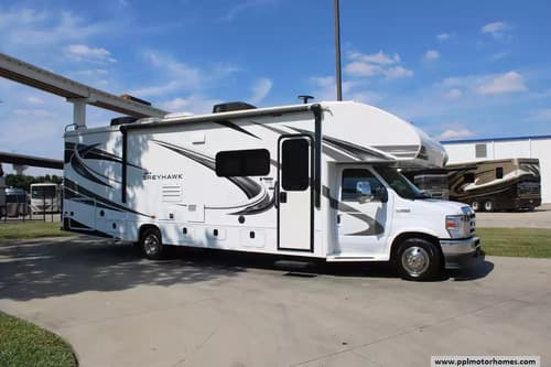 61006 - 32' 2021 Jayco Greyhawk 29MV w/2 Slides Image 1