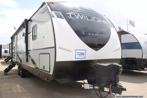 63942 - 30' 2021 Cruiser RV Twilight Signature 2800 w/Slide - Bunk House Image 1