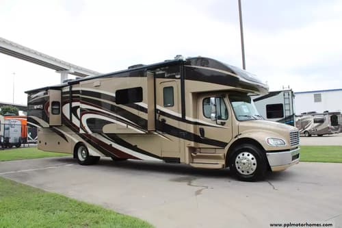 63685 - 39' 2014 Jayco Seneca 37TS w/3 Slides Image 1