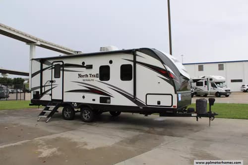 63988 - 27' 2018 Heartland North Trail 22CRB w/Slide Image 1