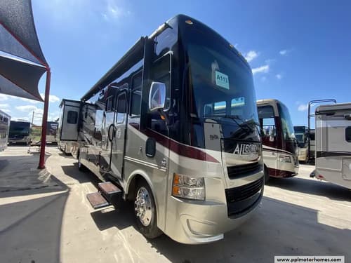 64518 - 35' 2015 Tiffin Allero Open Road 32SA w/2 Slides Image 1
