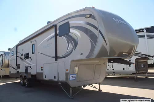 60975 - 37' 2013 Keystone Montana High Country 338DB w/3 Slides - Bunk House Image 1