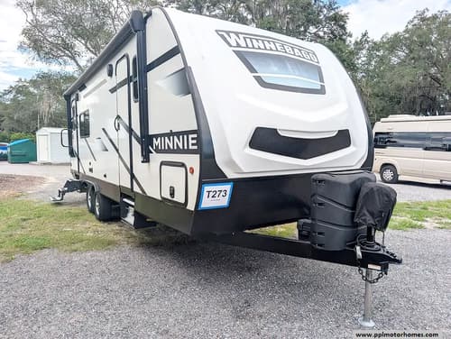 64500 - 28' 2023 Winnebago Minnie 2529RG w/Slide Image 1